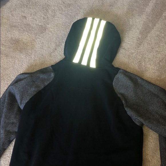 Sweatshirt - Picture 2 of 3